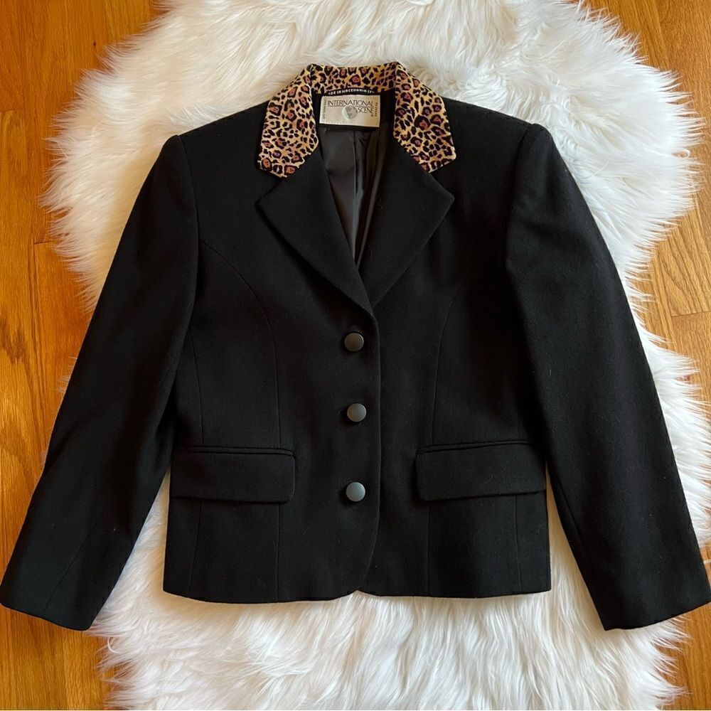 International Scene Black Blazer Leopard Collar Size 8